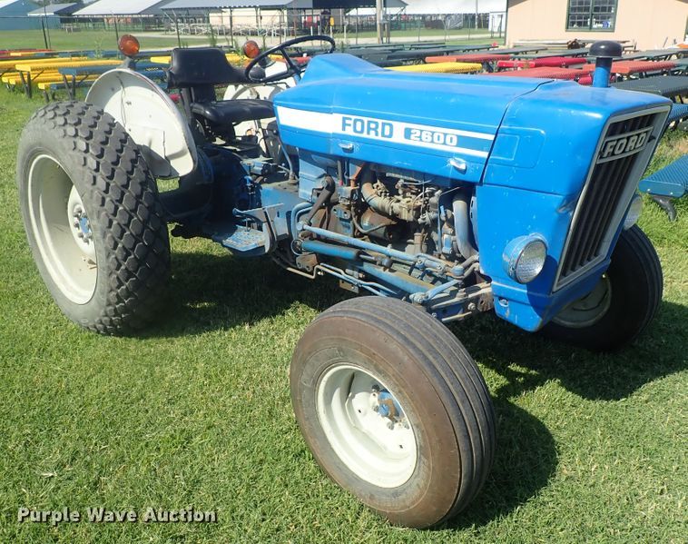 image for item GS9218 Ford 2600  tractor
