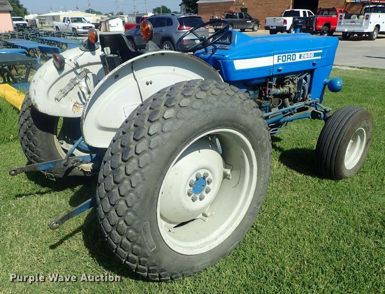image for item GS9218 Ford 2600  tractor