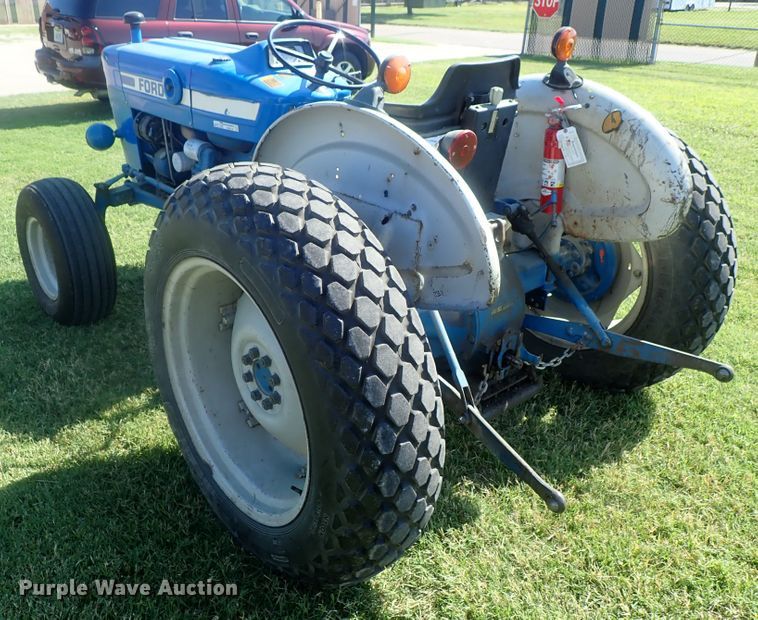 image for item GS9218 Ford 2600  tractor