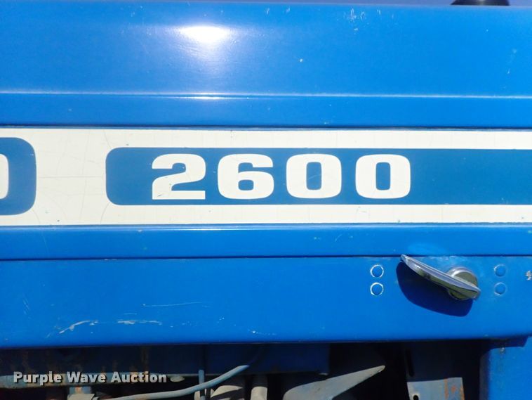 image for item GS9218 Ford 2600  tractor