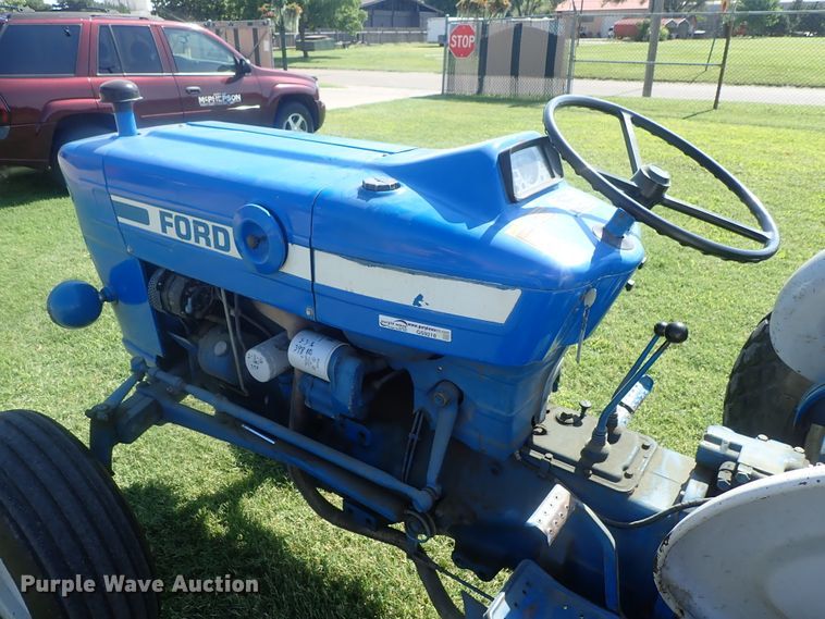 image for item GS9218 Ford 2600  tractor