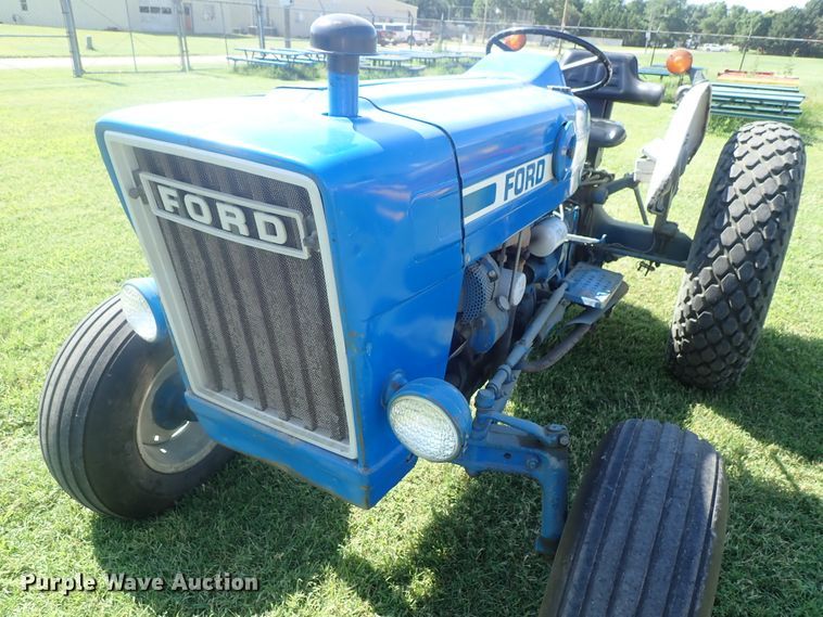 image for item GS9218 Ford 2600  tractor