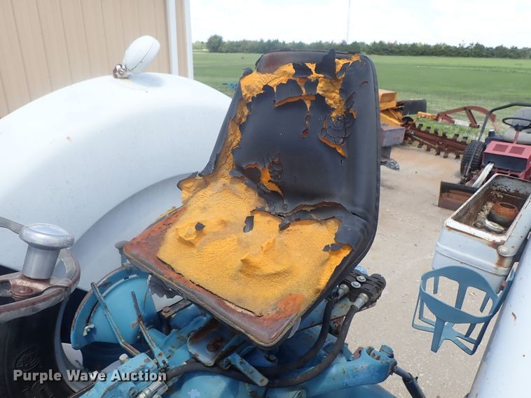 image for item GS9261 Ford 4000  tractor