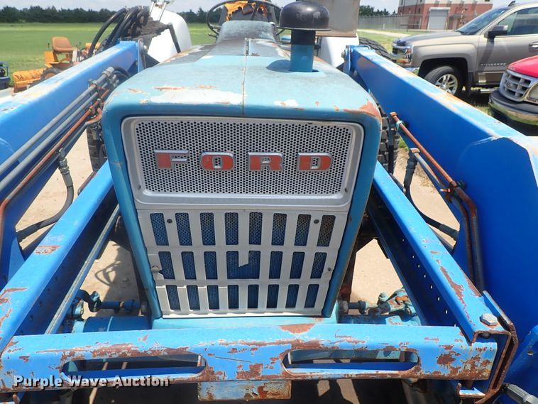 image for item GS9261 Ford 4000  tractor