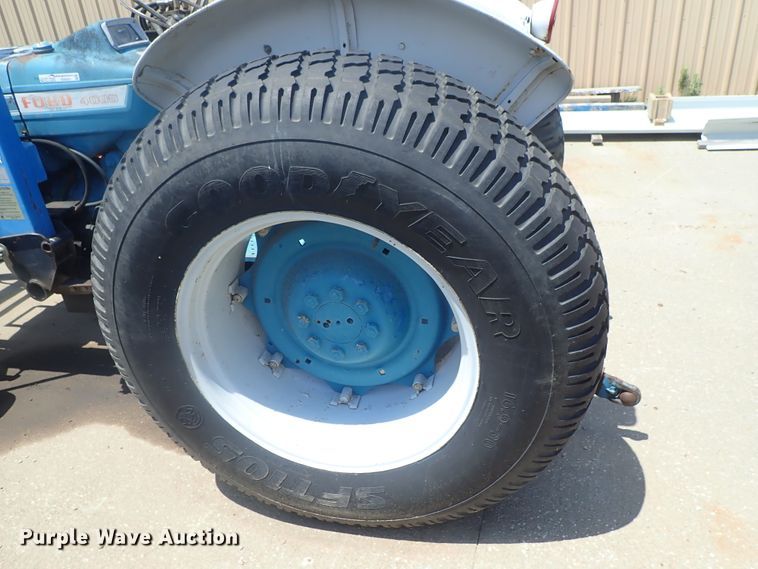 image for item GS9261 Ford 4000  tractor