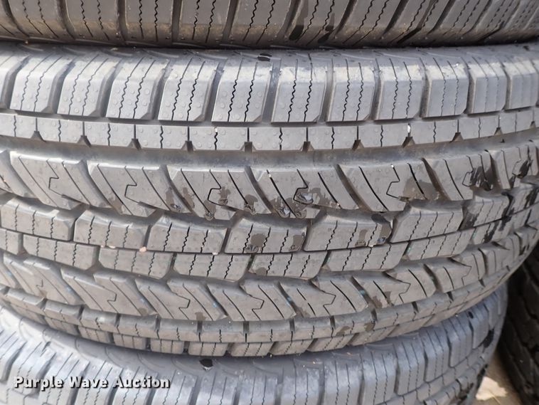image for item GS9276 (4) General 255/70R17 tires