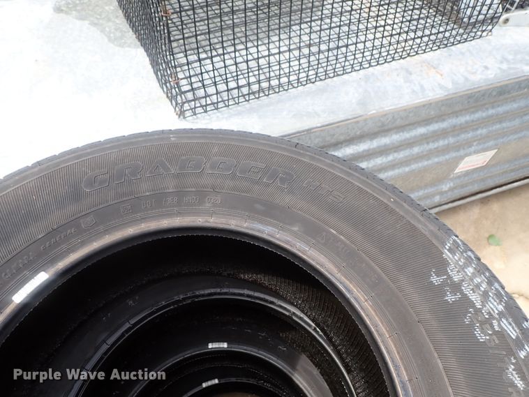 image for item GS9278 (4) General 255/70R17 tires