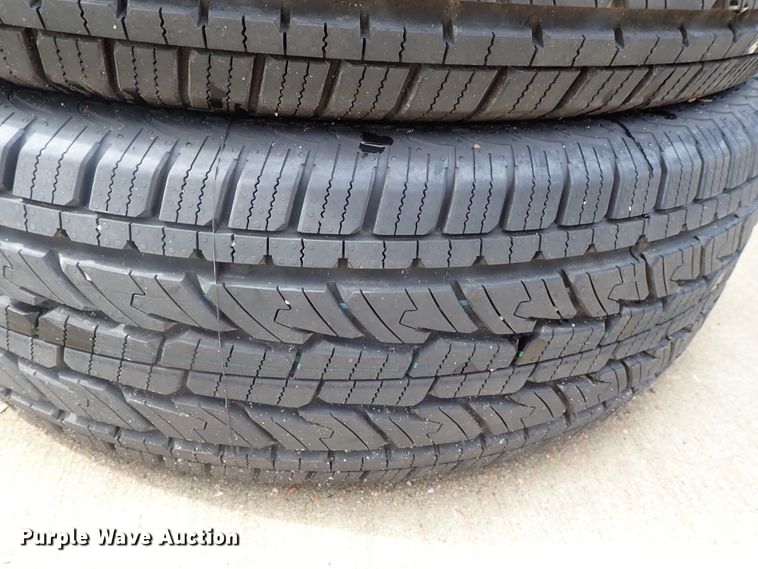 image for item GS9278 (4) General 255/70R17 tires