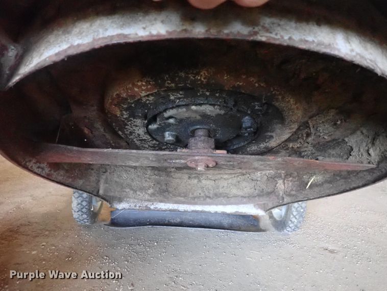 image for item GS9282 (3) push mowers