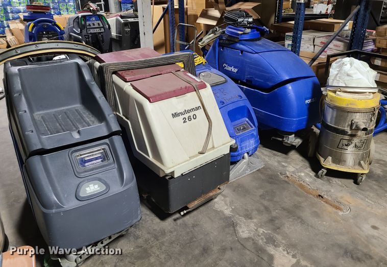 image for item GT9156 (4) floor scrubbers