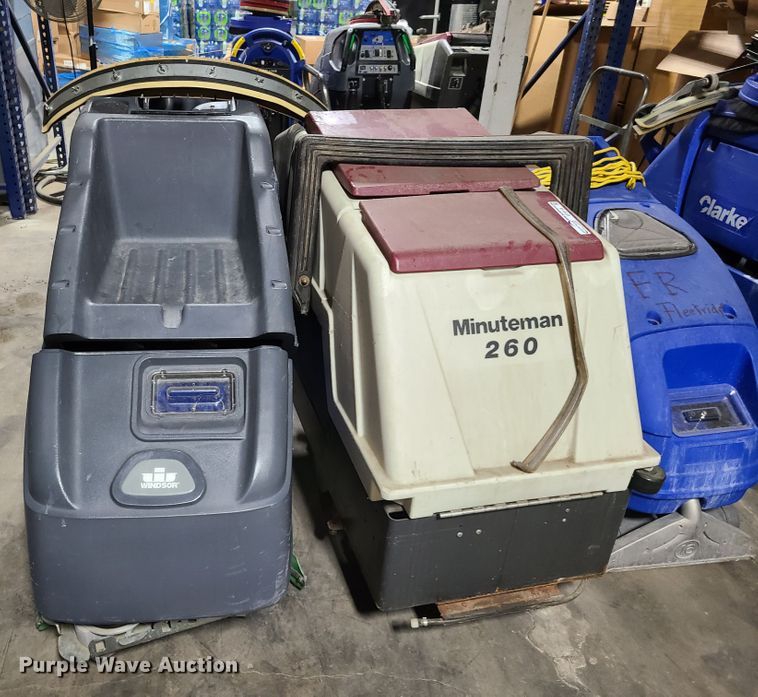 image for item GT9156 (4) floor scrubbers