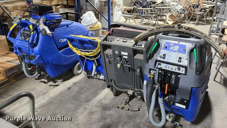 image for item GT9156 (4) floor scrubbers