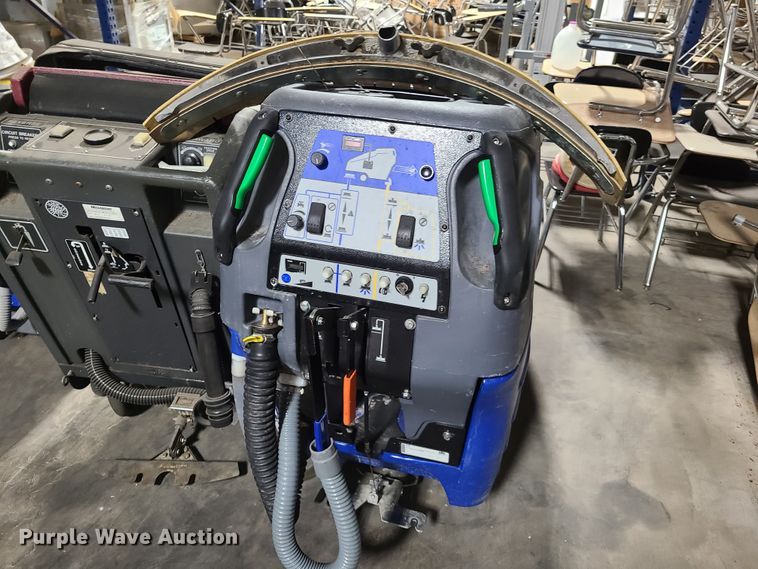 image for item GT9156 (4) floor scrubbers