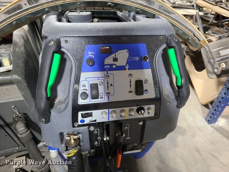 image for item GT9156 (4) floor scrubbers