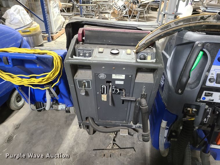 image for item GT9156 (4) floor scrubbers