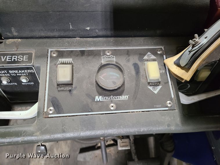 image for item GT9156 (4) floor scrubbers