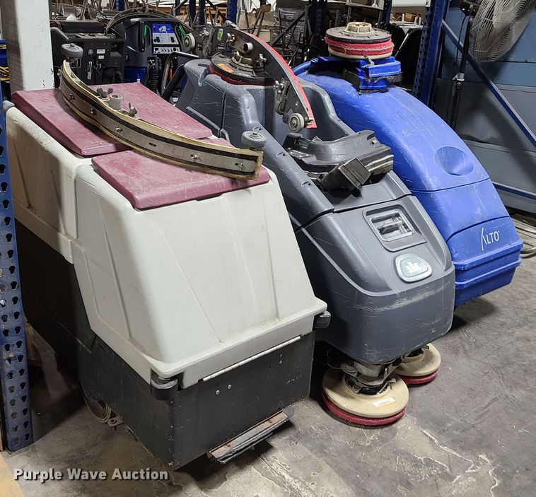 image for item GT9157 (3) floor scrubbers