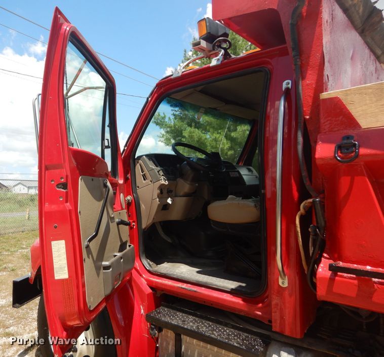 image for item GV9116 2007 Sterling Acterra dump truck