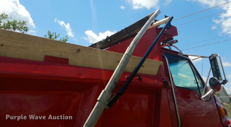 image for item GV9116 2007 Sterling Acterra dump truck