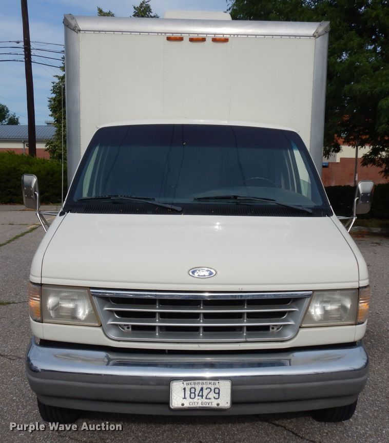 image for item HA9318 1993 Ford Econoline E350  box truck
