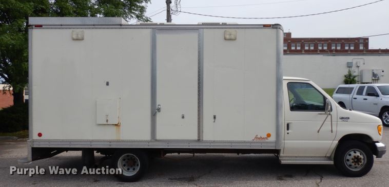 image for item HA9318 1993 Ford Econoline E350  box truck