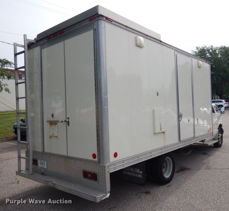 image for item HA9318 1993 Ford Econoline E350  box truck