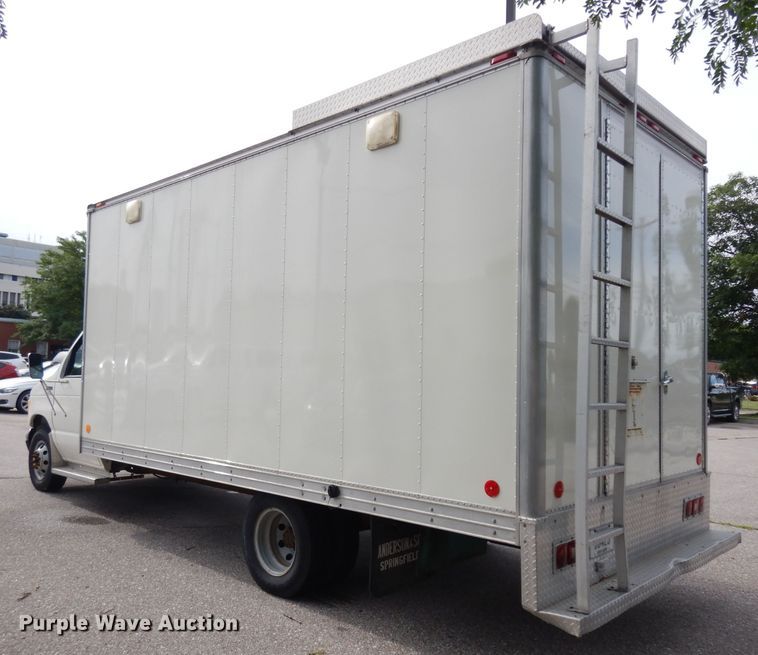 image for item HA9318 1993 Ford Econoline E350  box truck