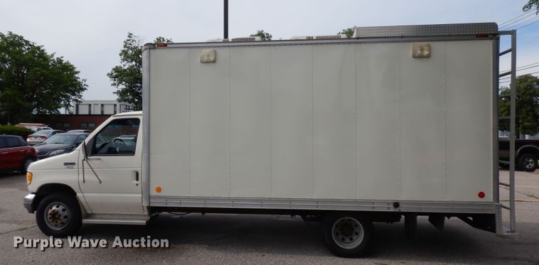 image for item HA9318 1993 Ford Econoline E350  box truck