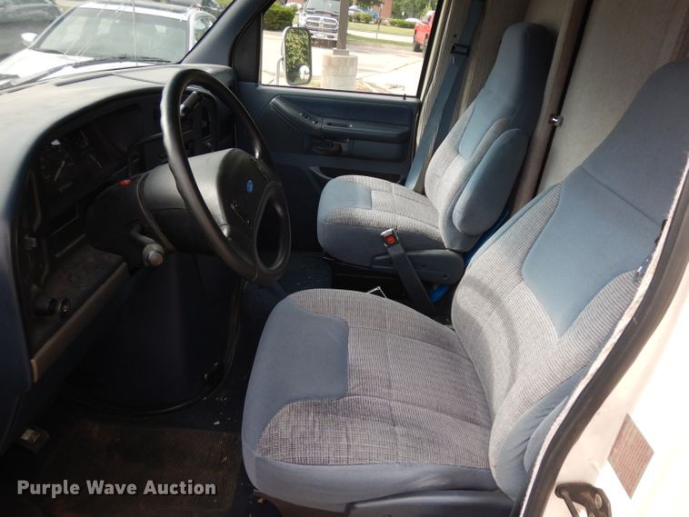 image for item HA9318 1993 Ford Econoline E350  box truck