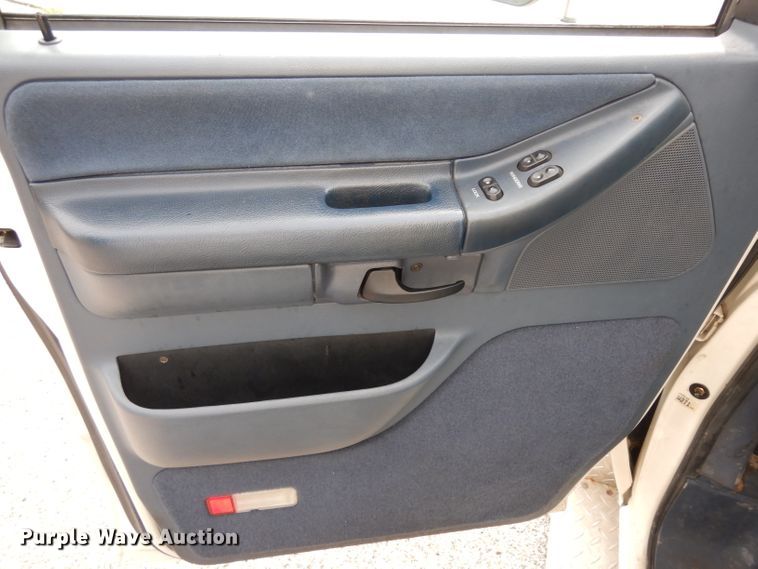 image for item HA9318 1993 Ford Econoline E350  box truck