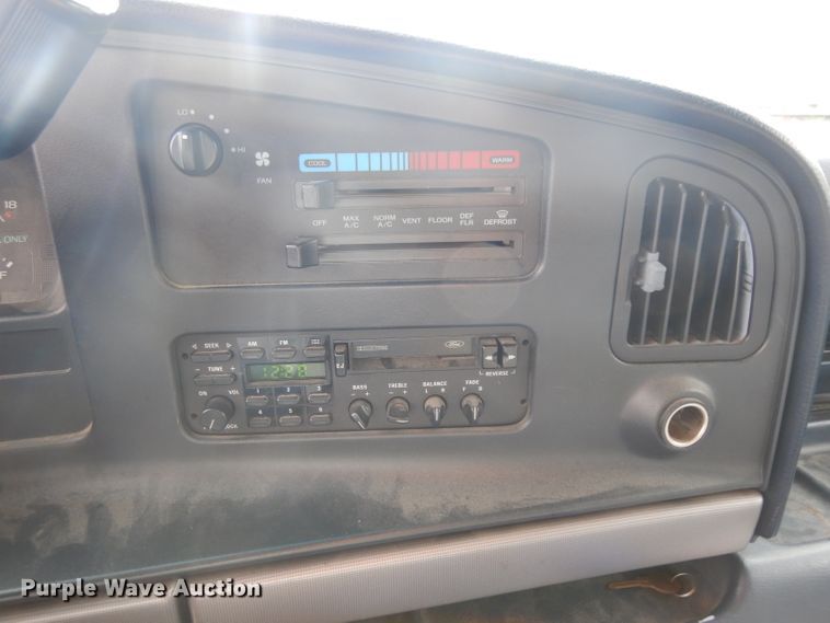 image for item HA9318 1993 Ford Econoline E350  box truck