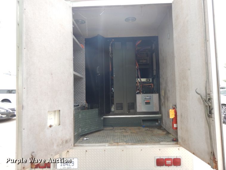 image for item HA9318 1993 Ford Econoline E350  box truck