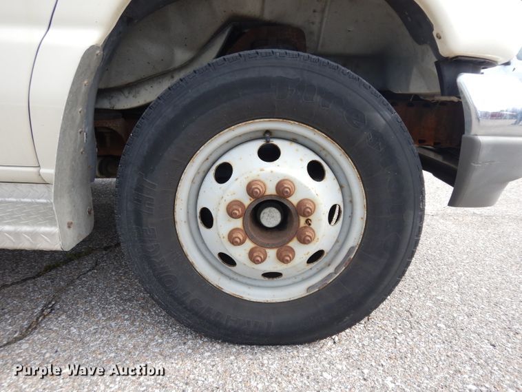 image for item HA9318 1993 Ford Econoline E350  box truck