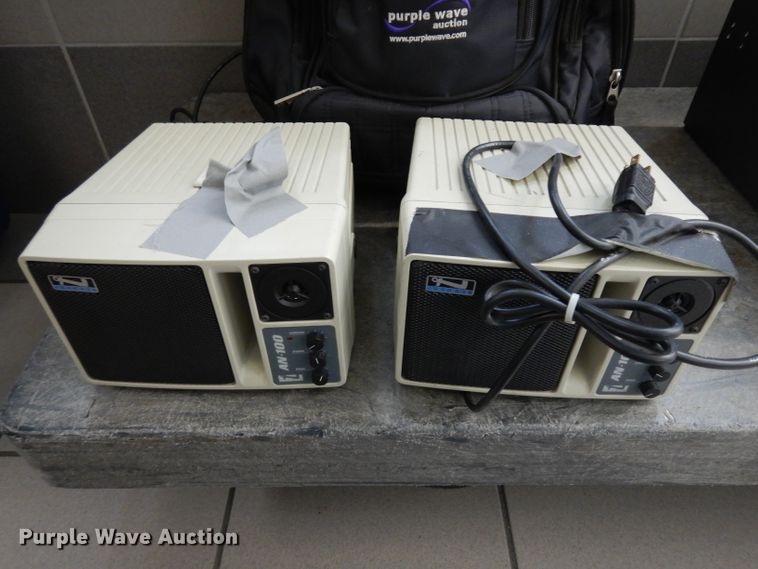 image for item HA9318 1993 Ford Econoline E350  box truck