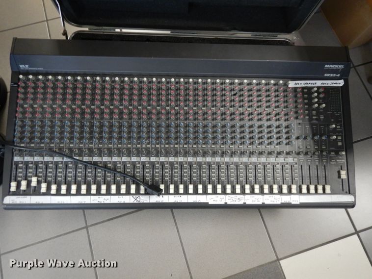 image for item HA9318 1993 Ford Econoline E350  box truck