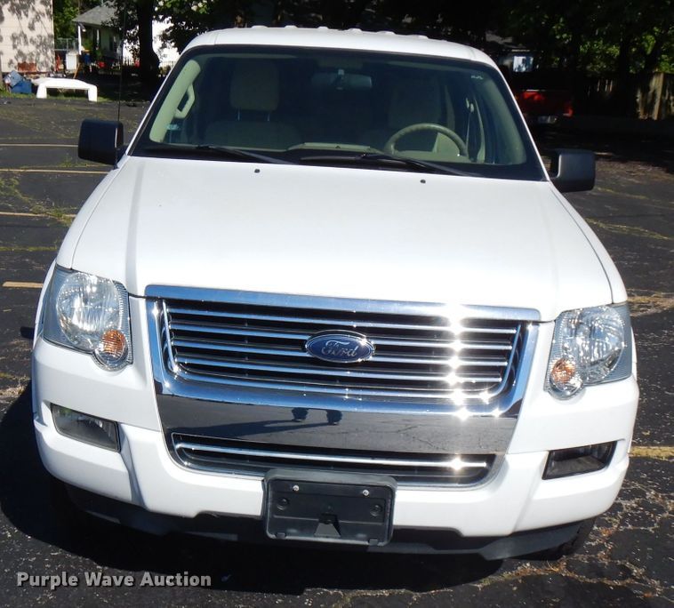 image for item HG9000 2010 Ford Explorer XLT  SUV