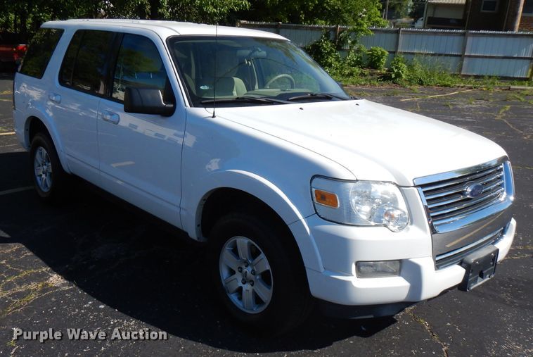 image for item HG9000 2010 Ford Explorer XLT  SUV