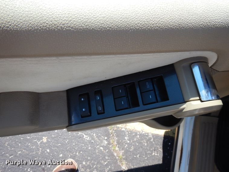 image for item HG9000 2010 Ford Explorer XLT  SUV