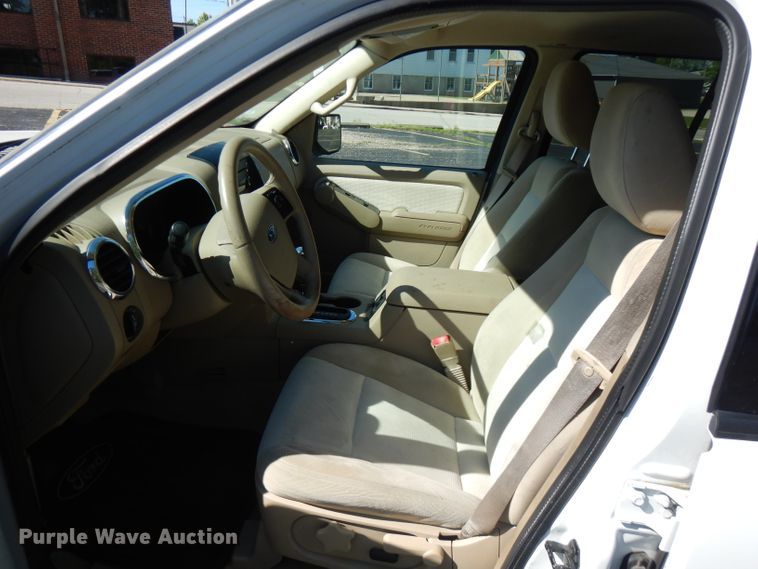 image for item HG9000 2010 Ford Explorer XLT  SUV