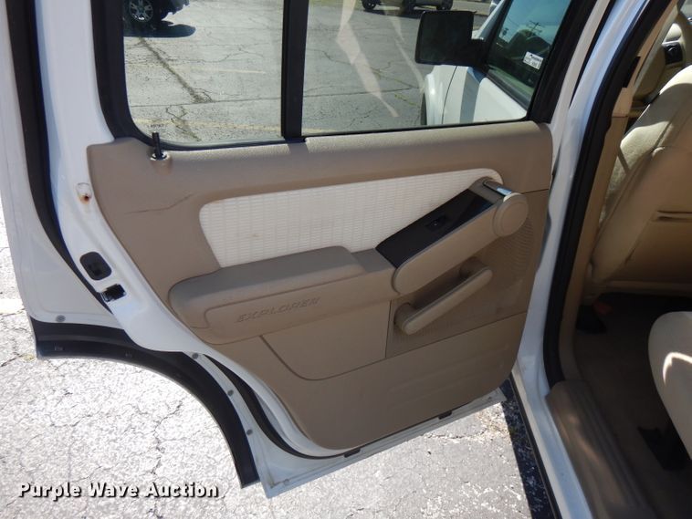 image for item HG9000 2010 Ford Explorer XLT  SUV