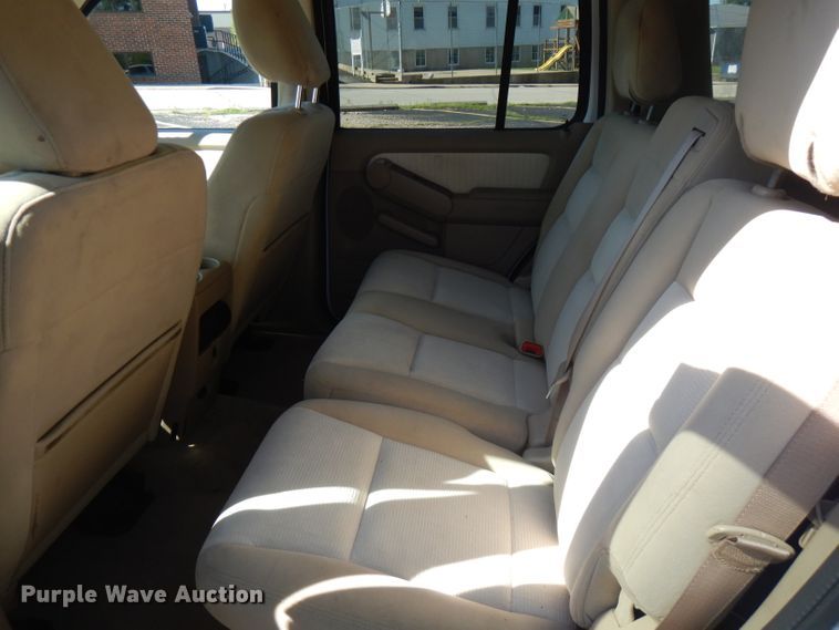 image for item HG9000 2010 Ford Explorer XLT  SUV