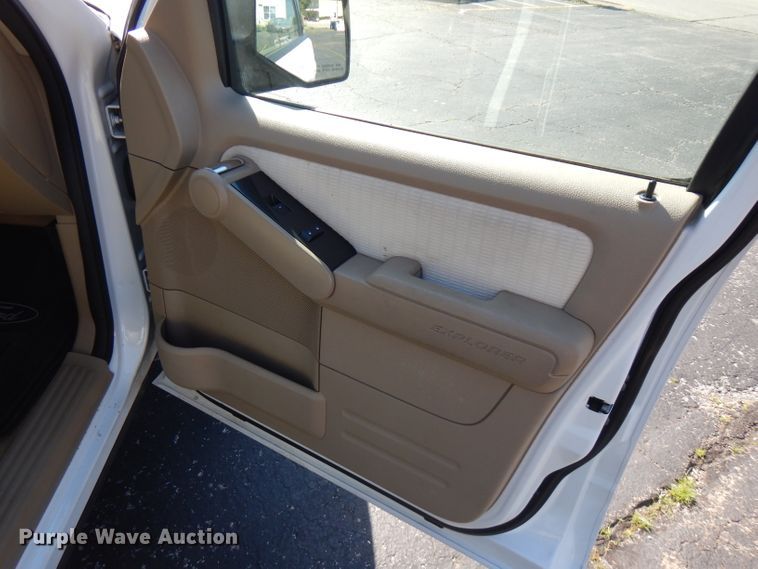 image for item HG9000 2010 Ford Explorer XLT  SUV