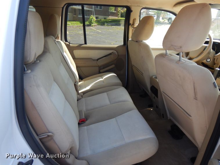 image for item HG9000 2010 Ford Explorer XLT  SUV