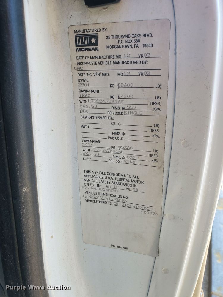 image for item HK9113 2004 GMC Savana G3500  box truck