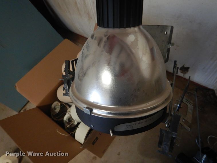 image for item HO9760 Approximately 20 can lights