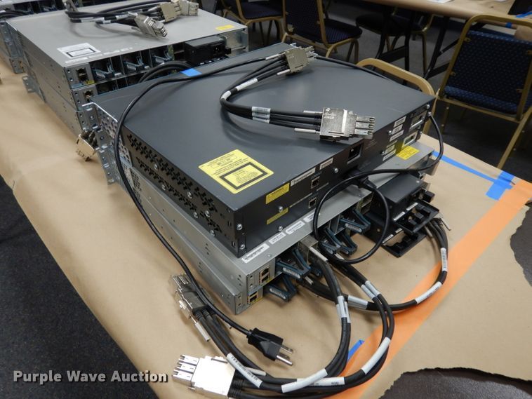 image for item HV9346 (12) Cisco networking swithces