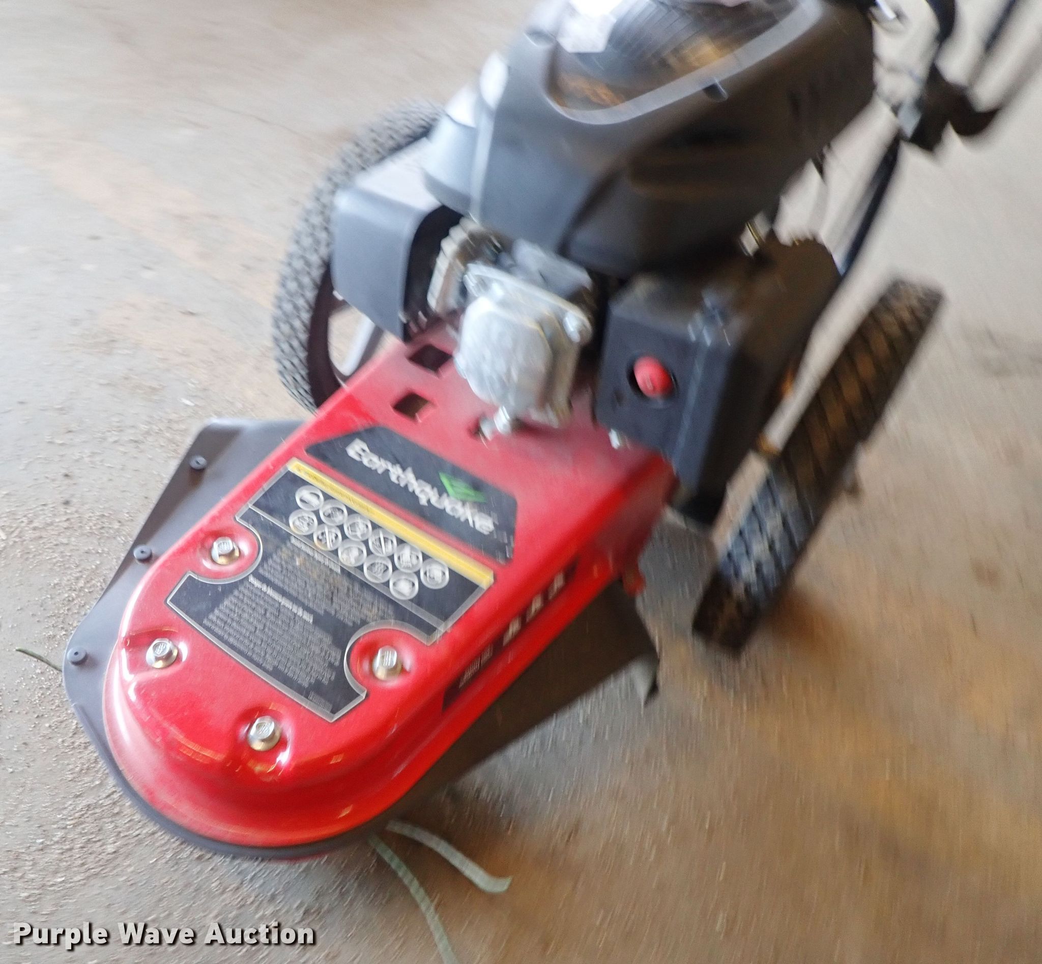 Earthquake string trimmer in Hutchinson, KS Item GS9279 sold Purple