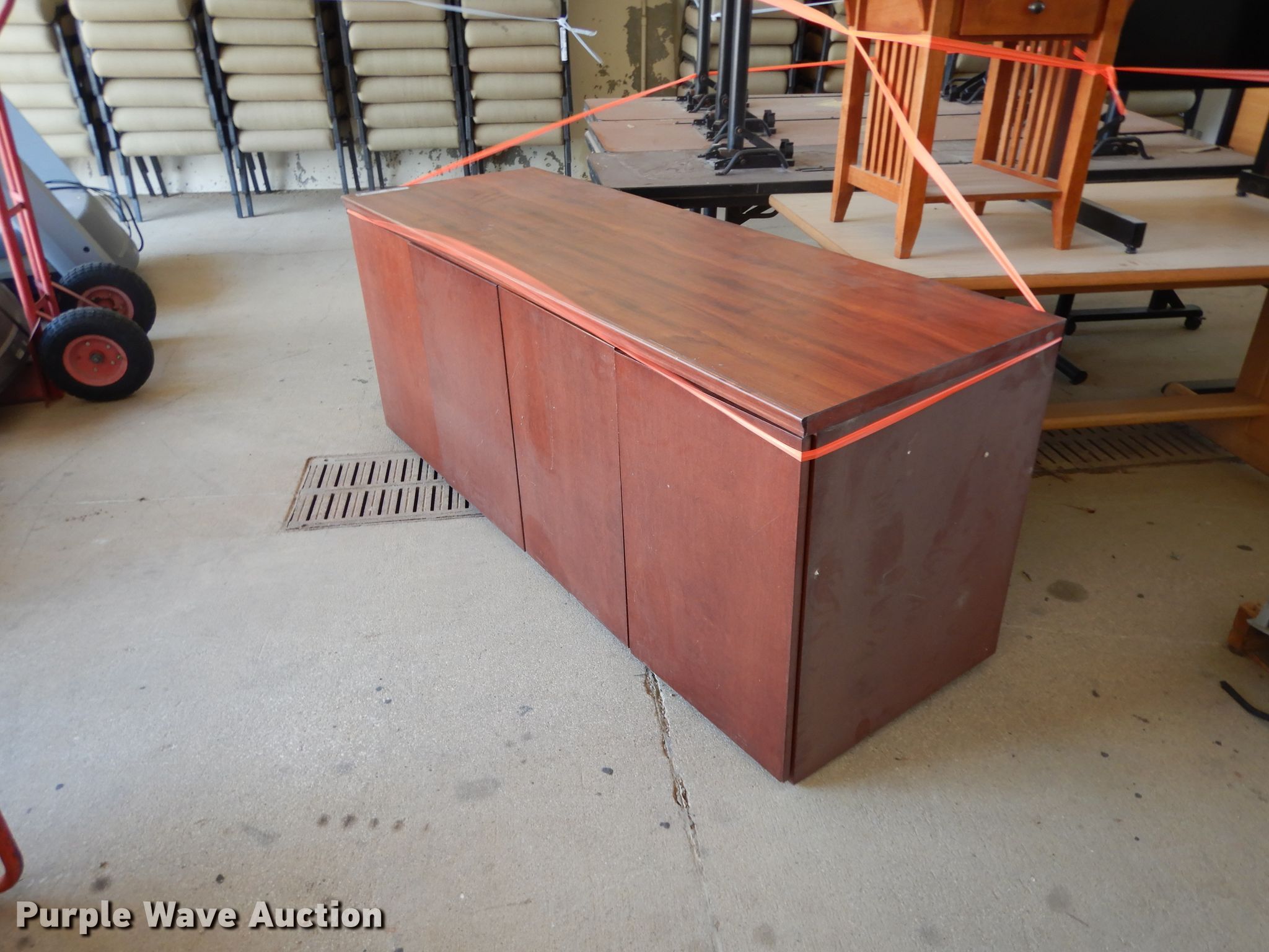 (11) office tables in Burleson, TX Item HC9709 sold Purple Wave