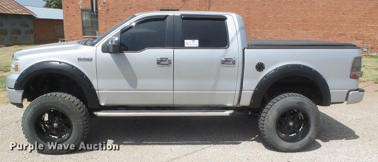 image for item DD0426 2005 Ford F150  SuperCrew pickup truck