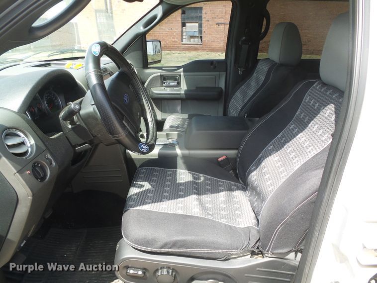 image for item DD0426 2005 Ford F150  SuperCrew pickup truck